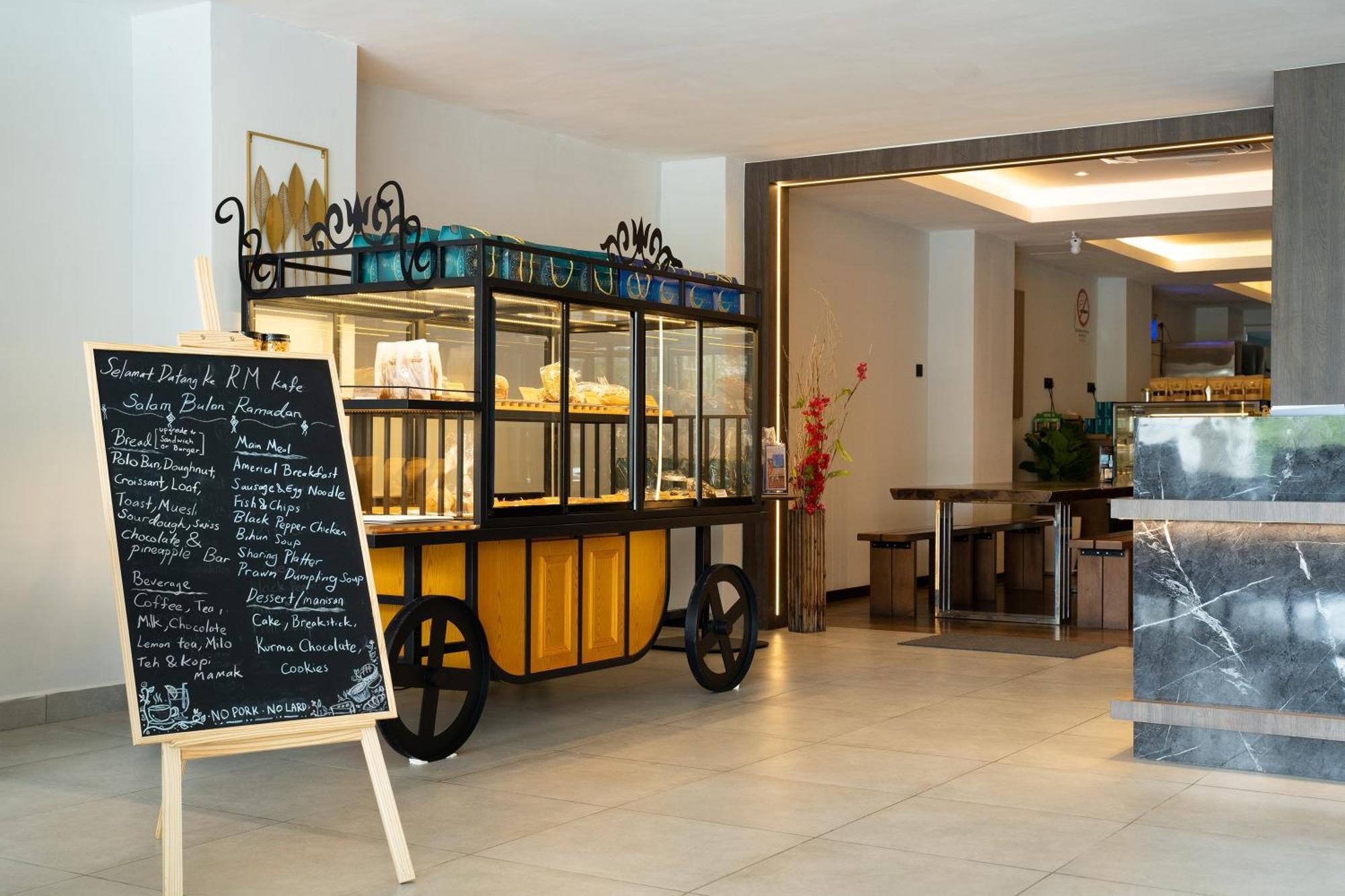 Rm Hotel Muar Extérieur photo