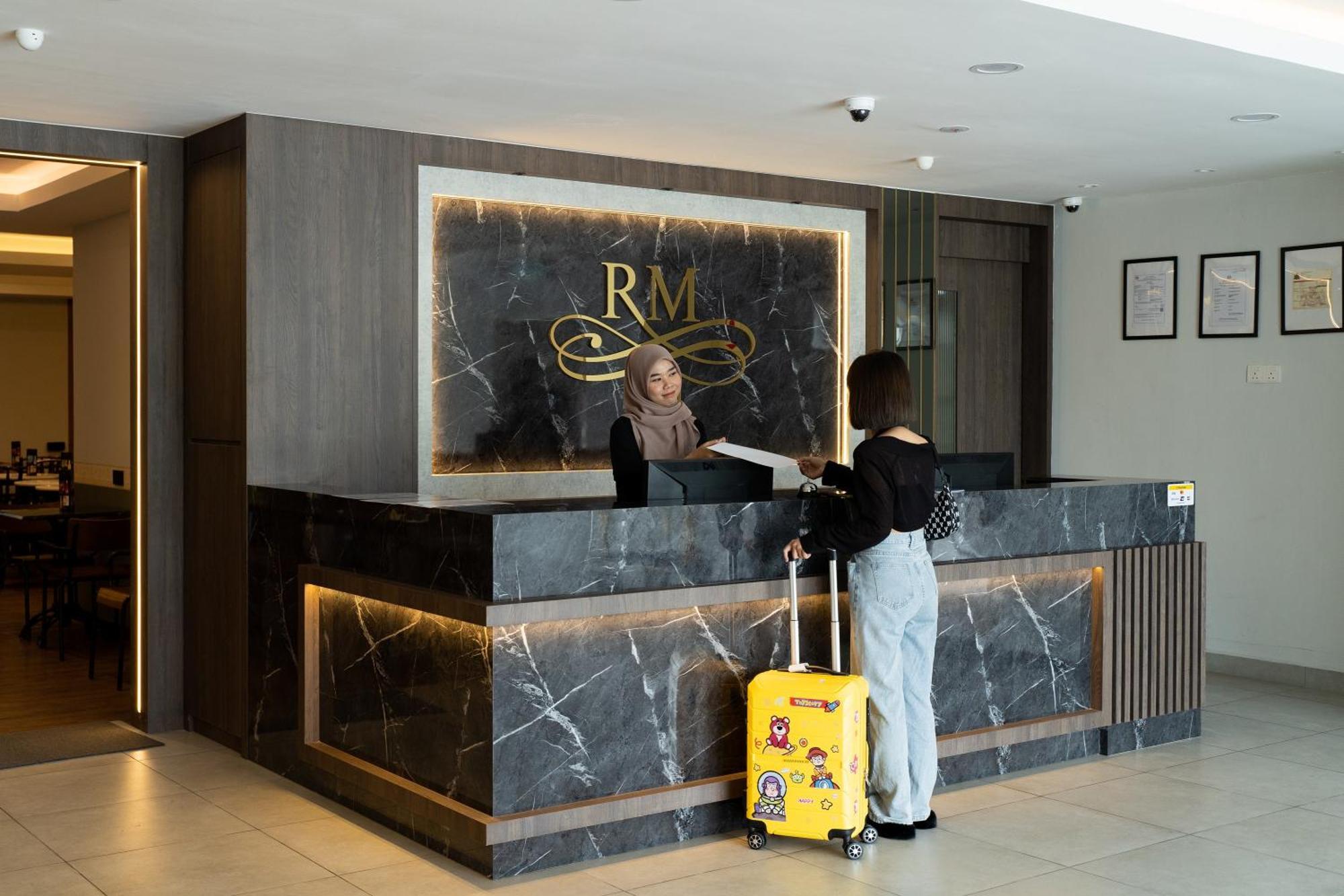 Rm Hotel Muar Extérieur photo